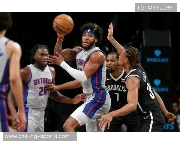 克拉克斯顿半场表现惊艳7中5贡献11分8板5助正负值高达22