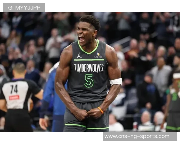 兰德尔带领球队奋勇争先19投12中砍下30分7篮板4助攻1抢断 兰德尔带领球队奋勇争先19投12中砍下30分7篮板4助攻1抢断