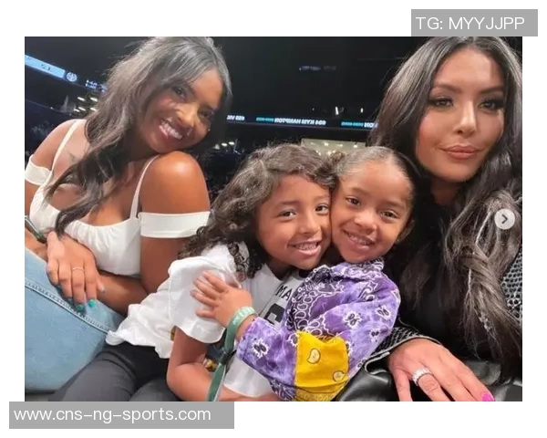 瓦妮莎携子女与坎迪斯帕克共赏道奇队晋级世界大赛精彩瞬间