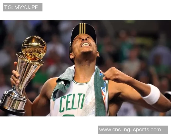 女主持调侃皮尔斯网友热议扑倒事件皮尔斯回应我们是搭档我有女友 女主持调侃皮尔斯网友热议扑倒事件皮尔斯回应我们是搭档我有女友