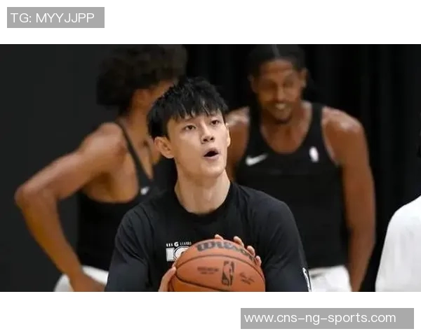 曾凡博NBA中国赛表现平平首战无出手次战坐冷板凳引关注