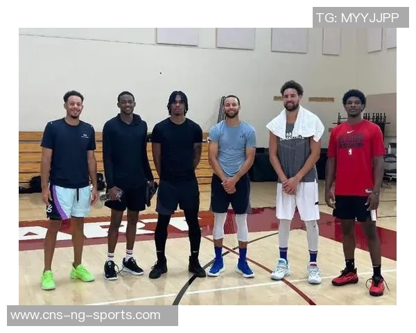 水花兄弟情深库里期待克莱在勇士结束职业生涯即使是一天短合同也无妨